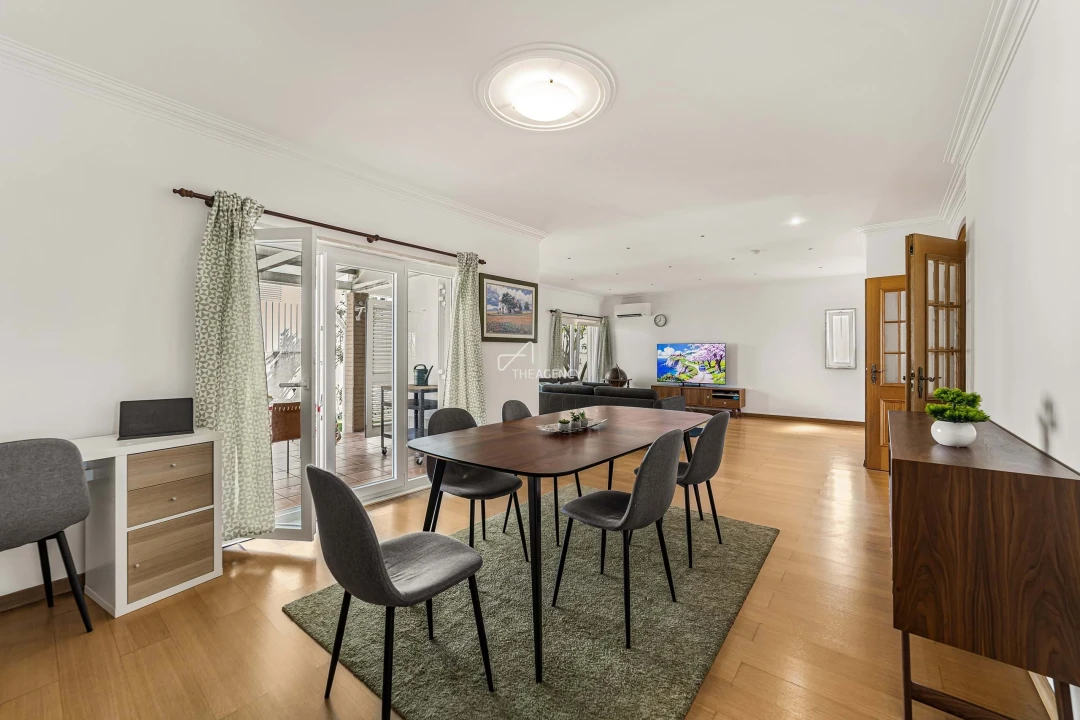 Moradia T4 para Venda em Palhais e Coina Foto 2