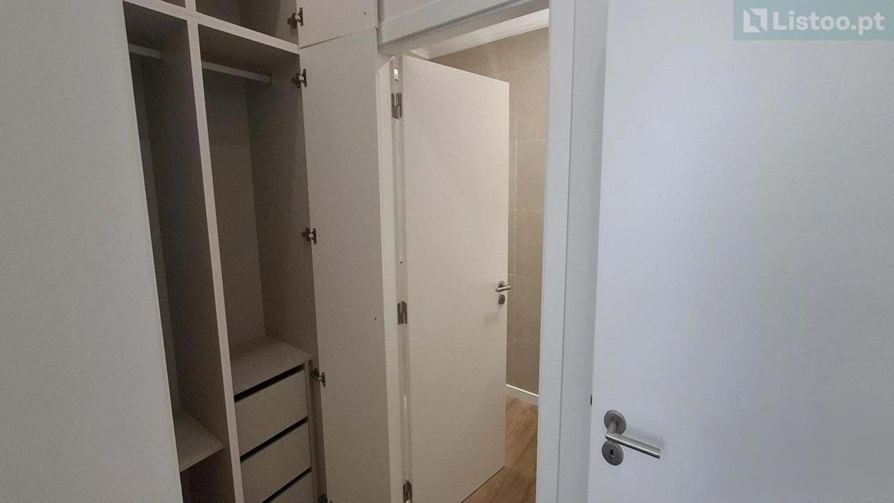 Apartamento T2 para Venda em Agualva e Mira-Sintra Foto 14