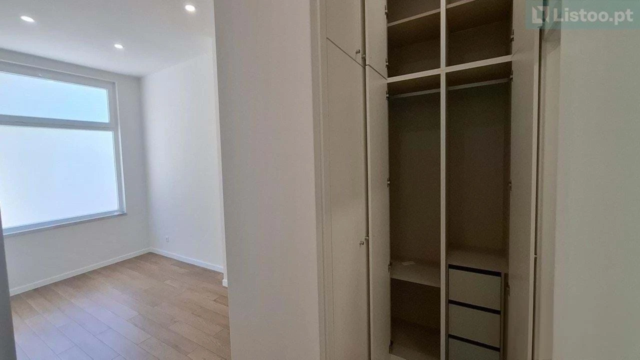 Apartamento T2 para Venda em Agualva e Mira-Sintra Foto 12