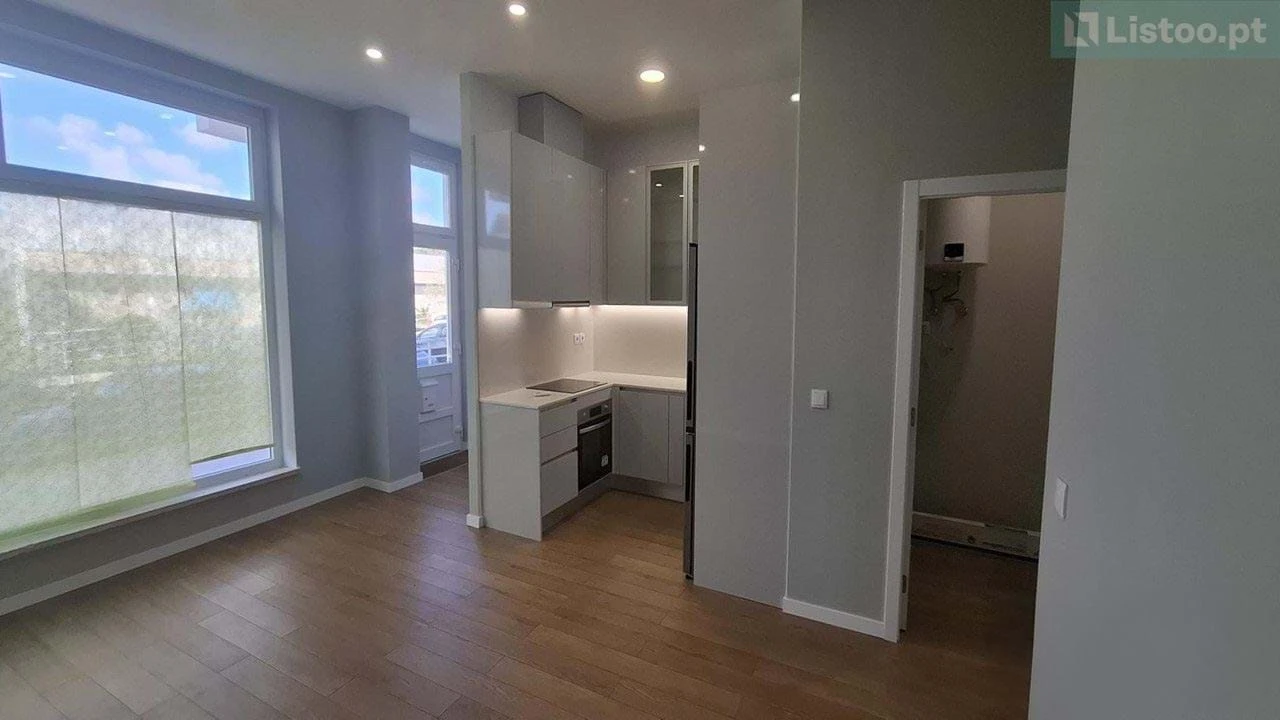 Apartamento T2 para Venda em Agualva e Mira-Sintra Foto 8