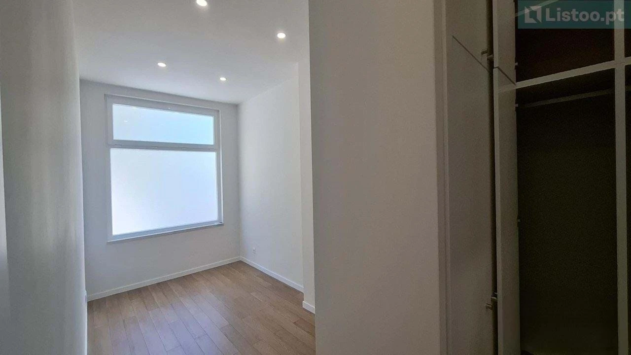 Apartamento T2 para Venda em Agualva e Mira-Sintra Foto 13