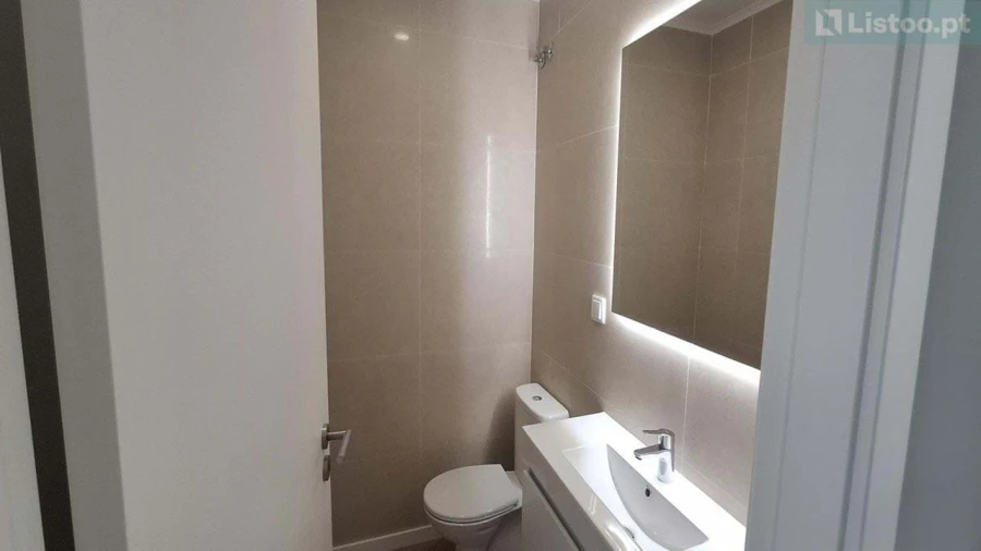 Apartamento T2 para Venda em Agualva e Mira-Sintra Foto 10