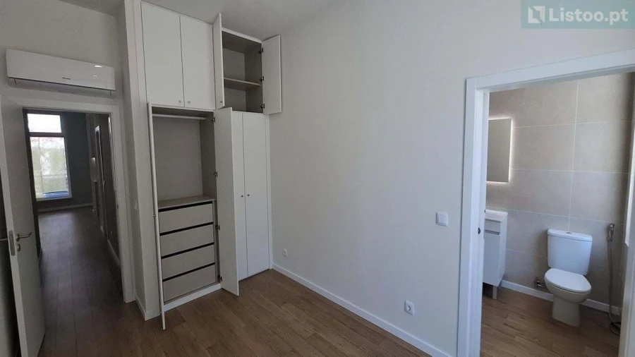 Apartamento T2 para Venda em Agualva e Mira-Sintra Foto 6