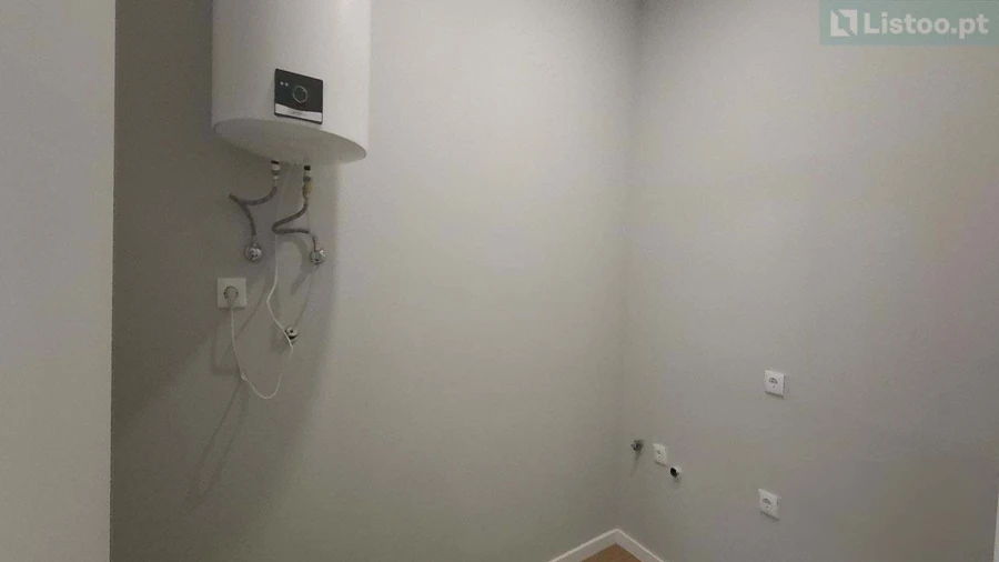 Apartamento T2 para Venda em Agualva e Mira-Sintra Foto 11