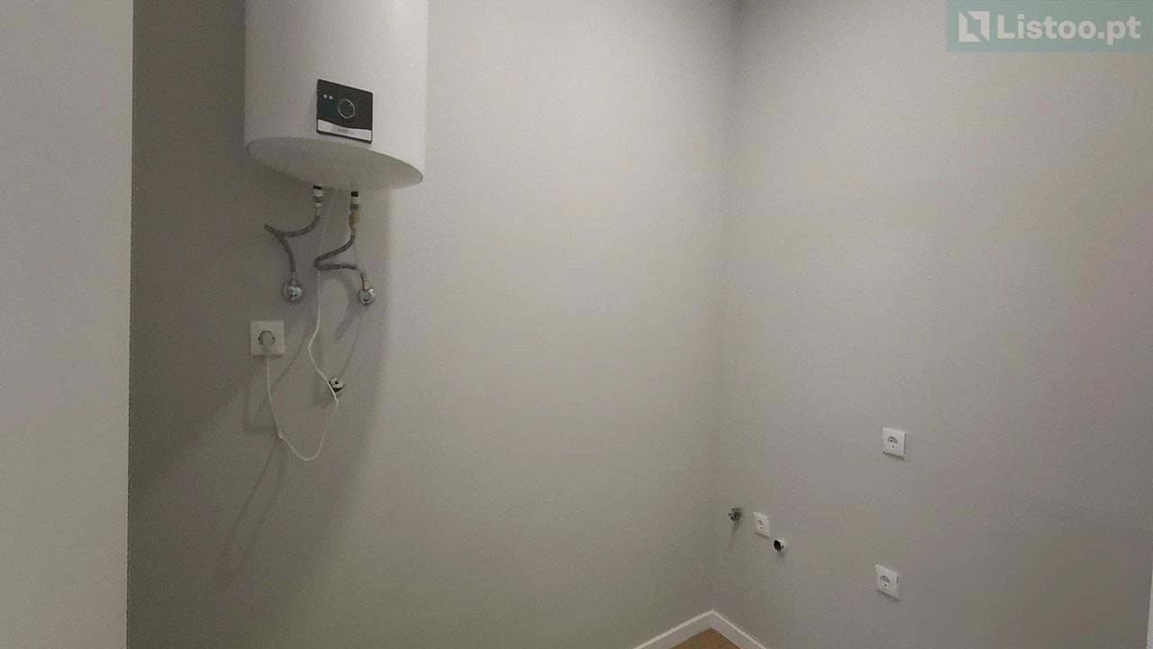 Apartamento T2 para Venda em Agualva e Mira-Sintra Foto 11