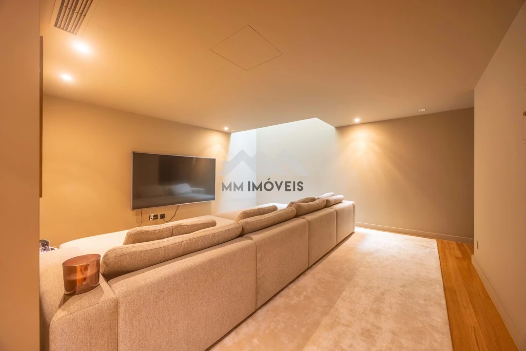 Moradia T4 para Venda em Água Longa Foto 44