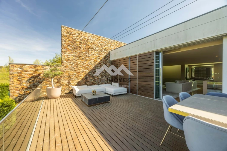 Moradia T4 para Venda em Água Longa Foto 25