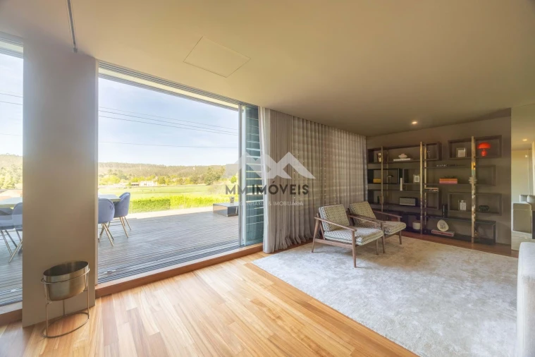 Moradia T4 para Venda em Água Longa Foto 20