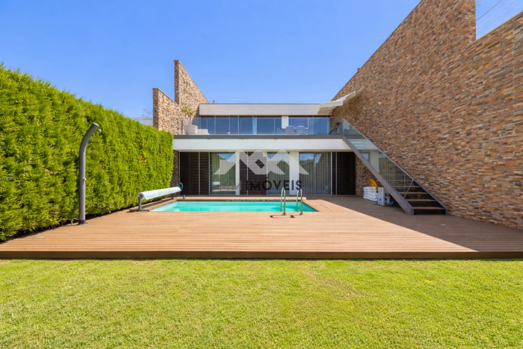 Moradia T4 para Venda em Água Longa Foto 74