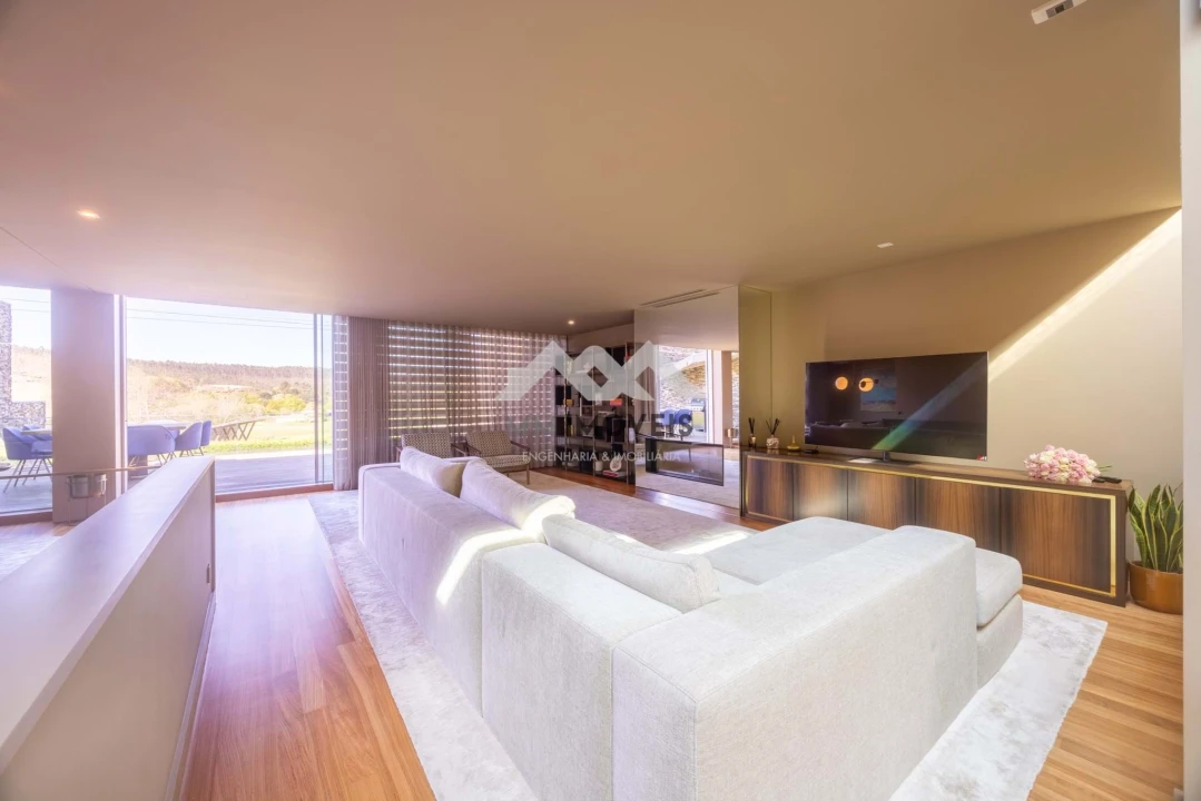 Moradia T4 para Venda em Água Longa Foto 18