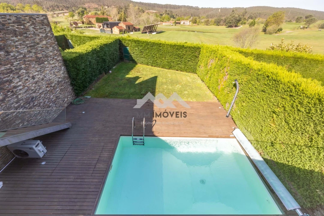 Moradia T4 para Venda em Água Longa Foto 28