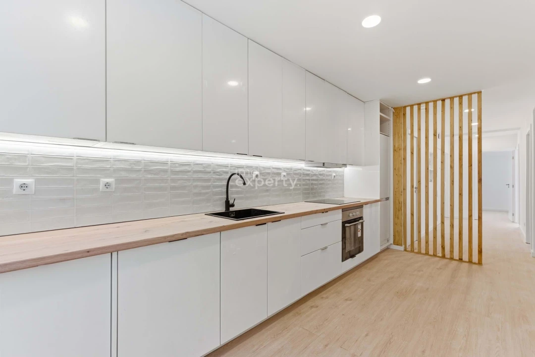 Apartamento T3 para Venda em Massamá e Monte Abraão Foto 2