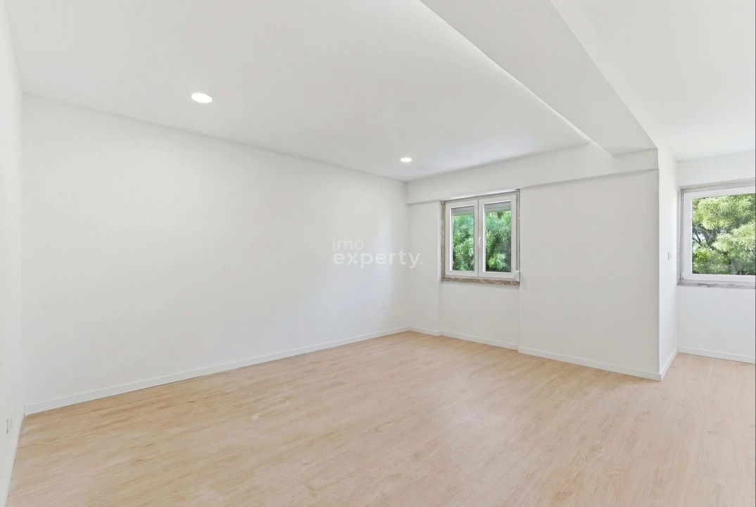 Apartamento T3 para Venda em Massamá e Monte Abraão Foto 5