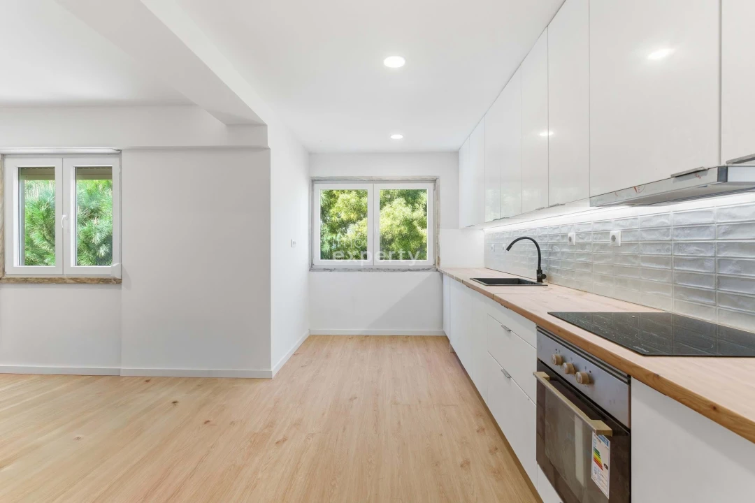 Apartamento T3 para Venda em Massamá e Monte Abraão Foto 1