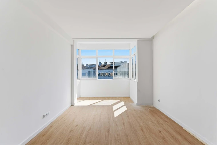 Apartamento T3 para Venda em Massamá e Monte Abraão Foto 10