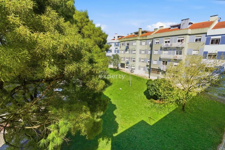 Apartamento T3 para Venda em Massamá e Monte Abraão Foto 22