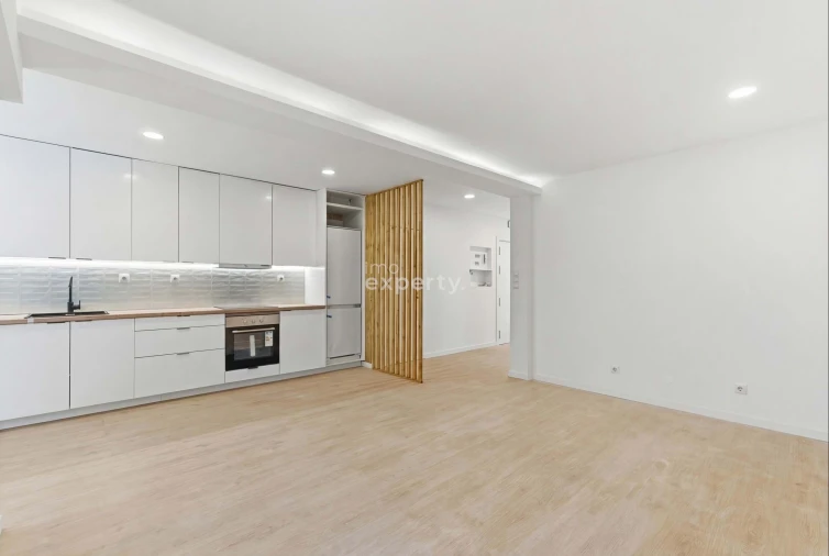 Apartamento T3 para Venda em Massamá e Monte Abraão Foto 4