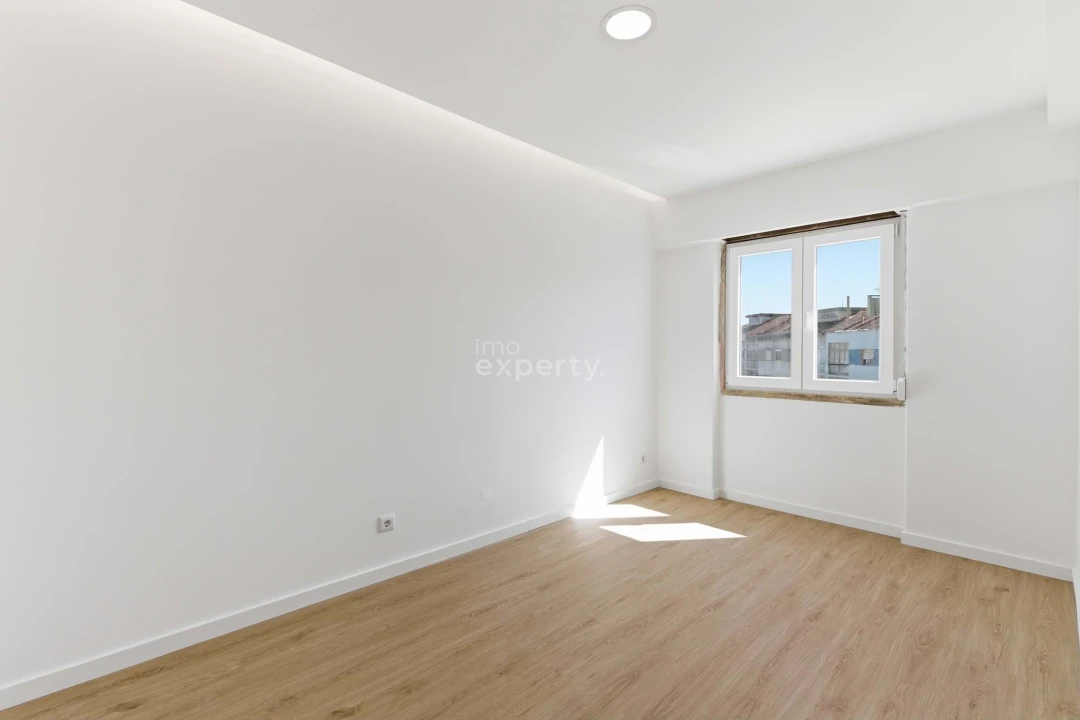 Apartamento T3 para Venda em Massamá e Monte Abraão Foto 13