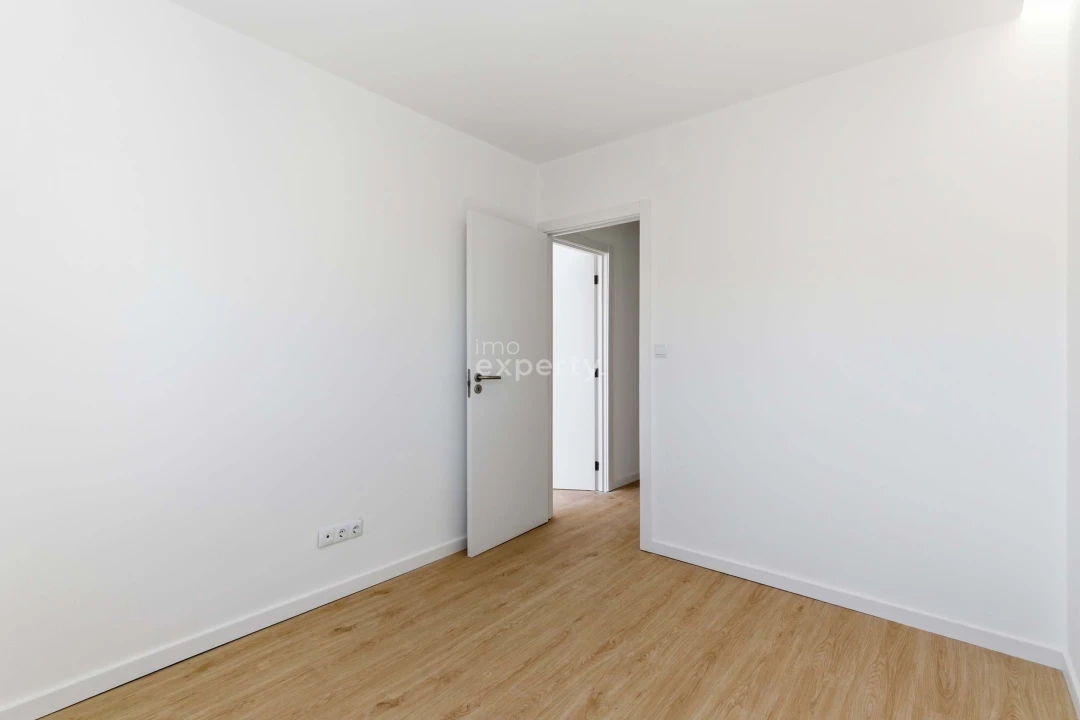 Apartamento T3 para Venda em Massamá e Monte Abraão Foto 14