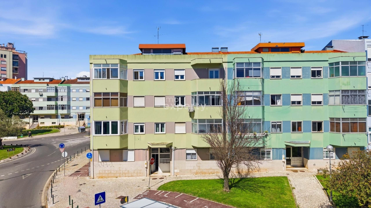 Apartamento T3 para Venda em Massamá e Monte Abraão Foto 23