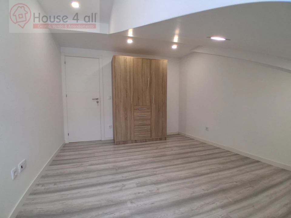 Apartamento T2 para Arrendamento em Mafra Foto 9