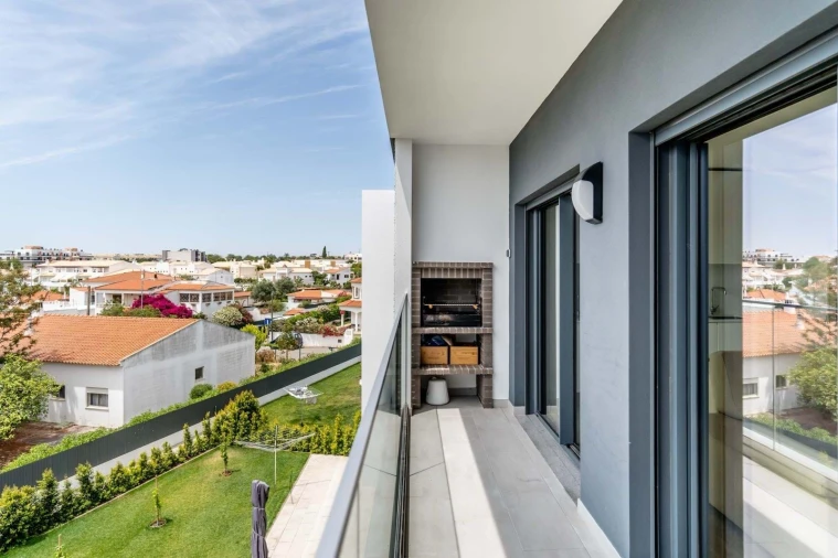 Apartamento T2 para Arrendamento em Ferreiras Foto 7