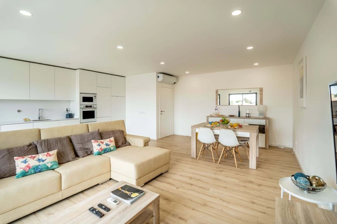 Apartamento T2 para Arrendamento em Ferreiras Foto 10