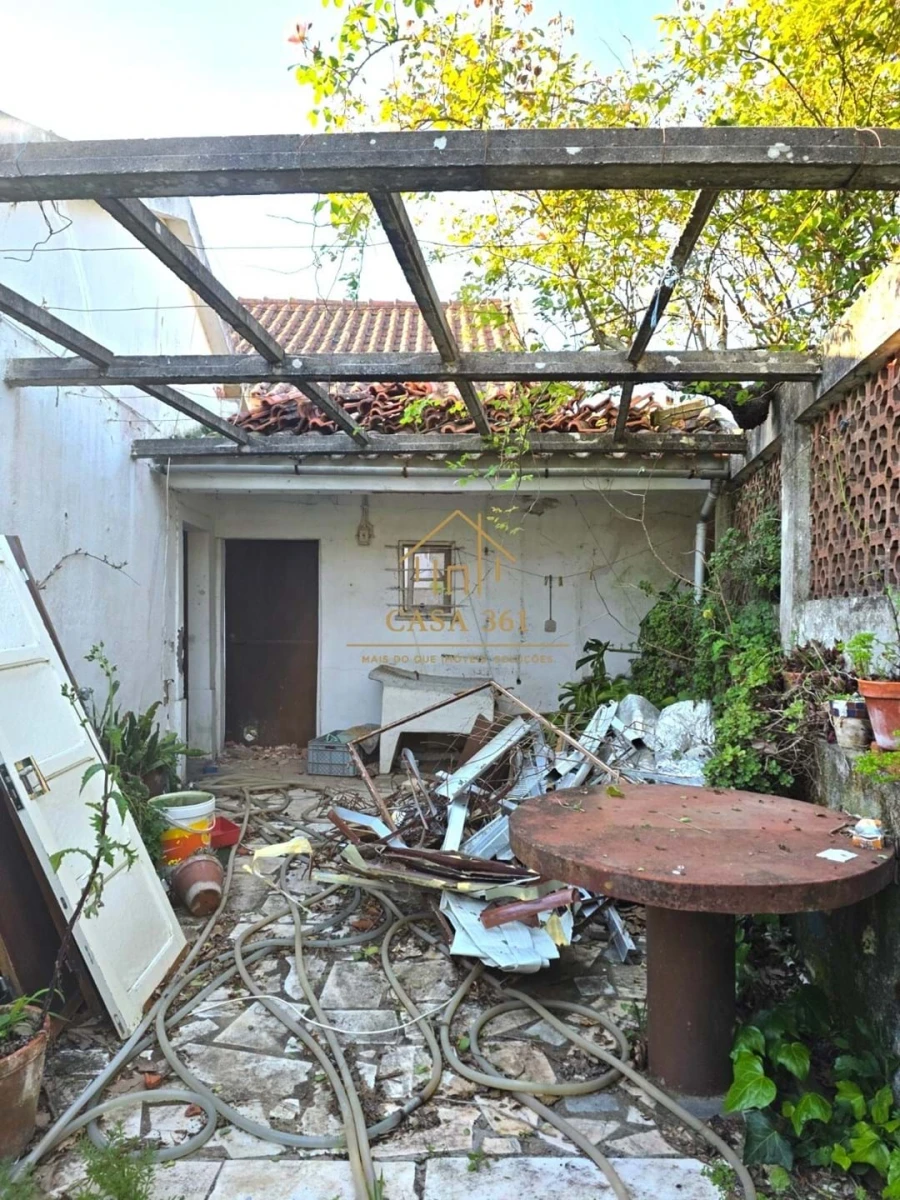 Moradia T3 para Venda em Carvoeira e Carmões Foto 20