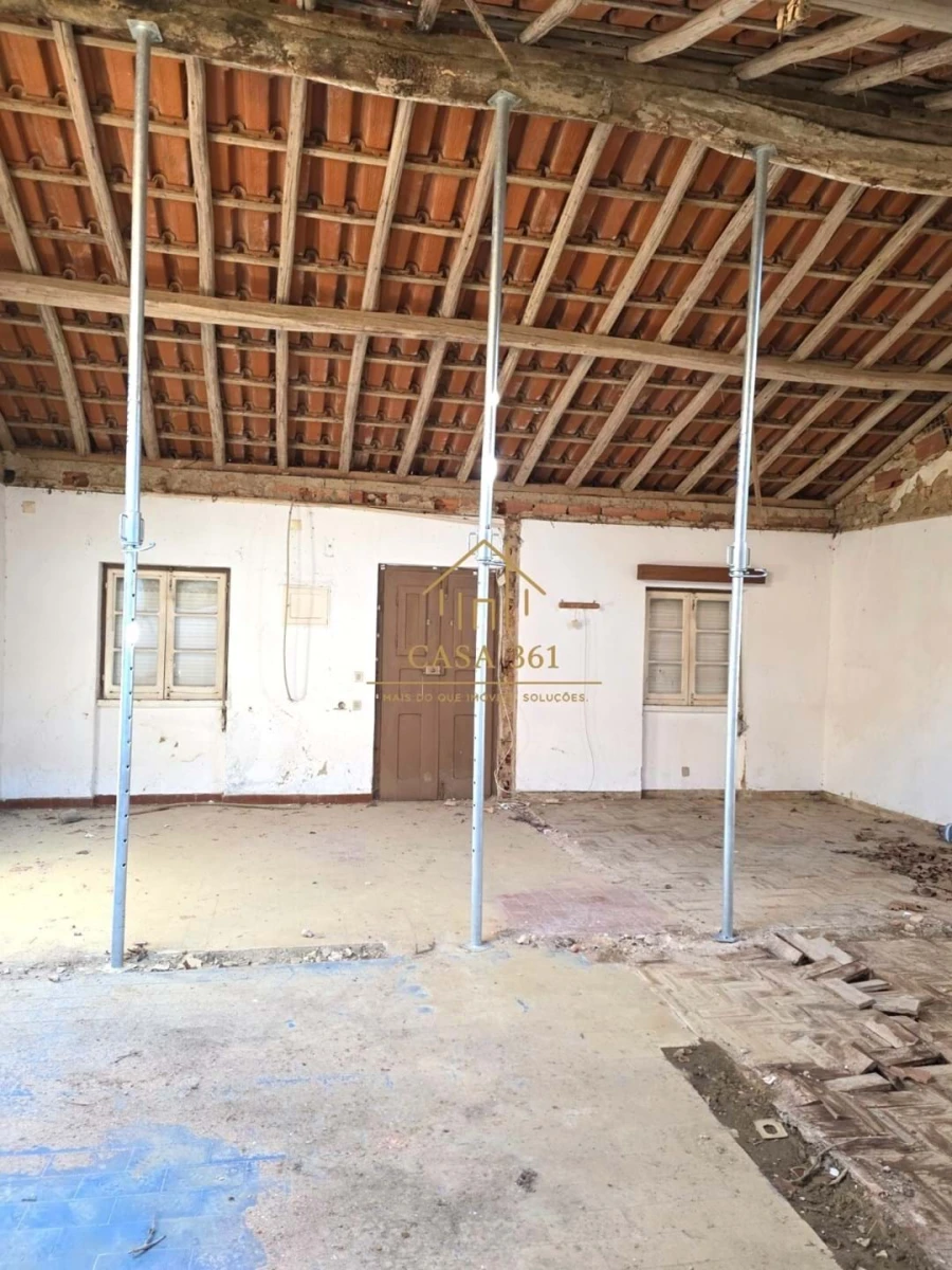 Moradia T3 para Venda em Carvoeira e Carmões Foto 23