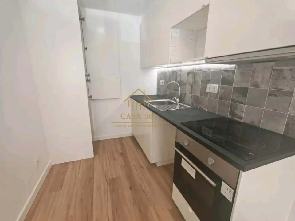 Apartamento T2 para Venda em Odivelas Foto 2