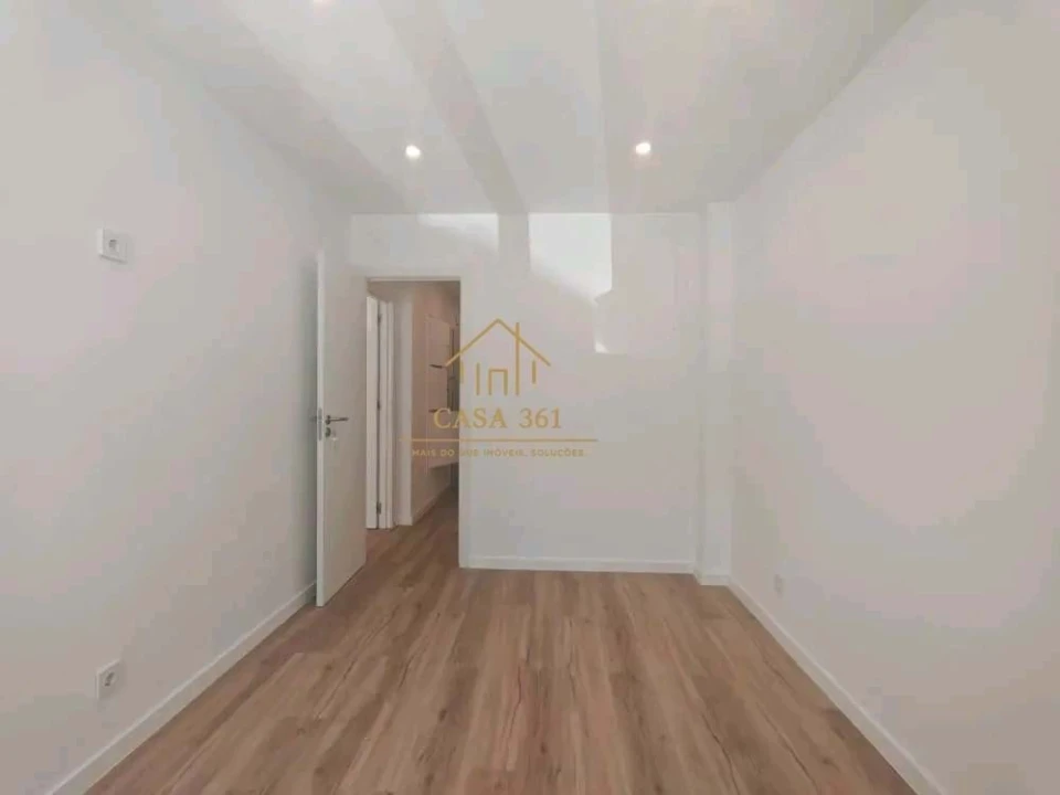 Apartamento T2 para Venda em Odivelas Foto 5