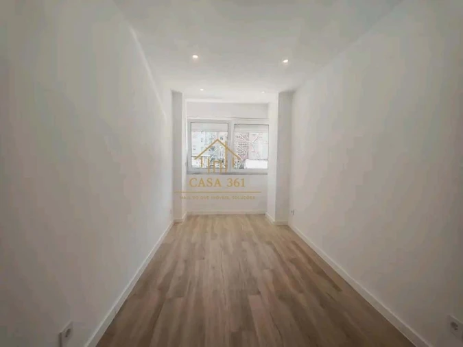 Apartamento T2 para Venda em Odivelas Foto 3