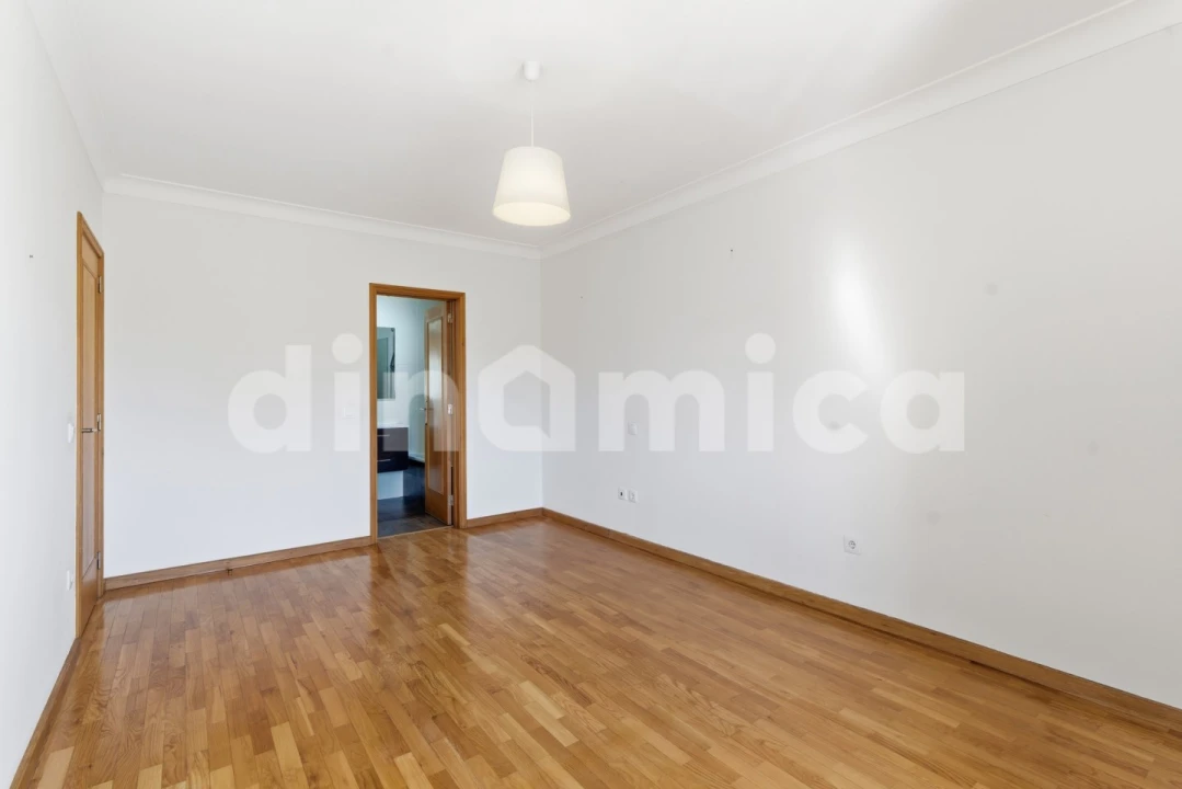 Apartamento T3 para Venda em Vila Nova de Famalicão e Calendário Foto 13
