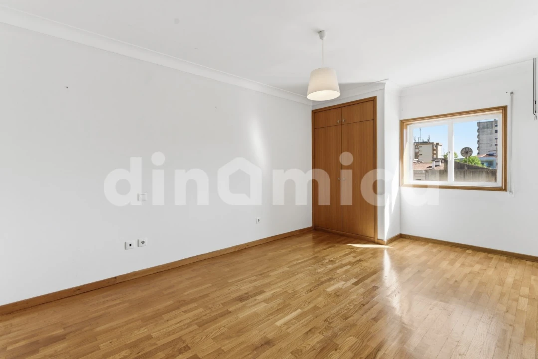 Apartamento T3 para Venda em Vila Nova de Famalicão e Calendário Foto 15
