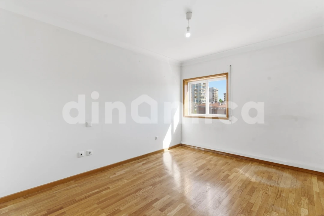 Apartamento T3 para Venda em Vila Nova de Famalicão e Calendário Foto 16