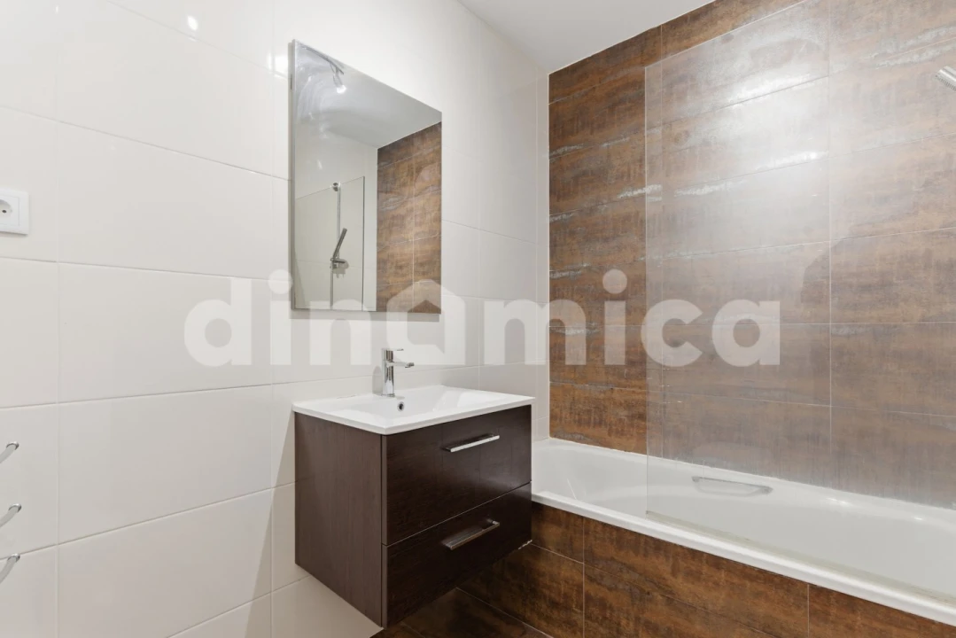 Apartamento T3 para Venda em Vila Nova de Famalicão e Calendário Foto 18