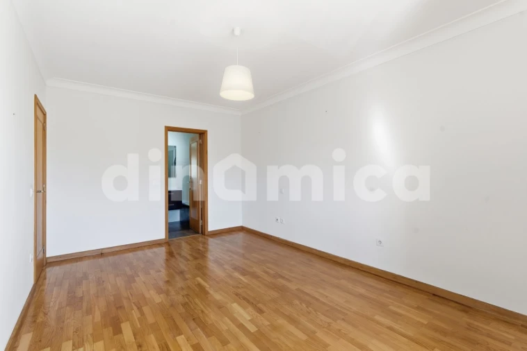 Apartamento T3 para Venda em Vila Nova de Famalicão e Calendário Foto 13