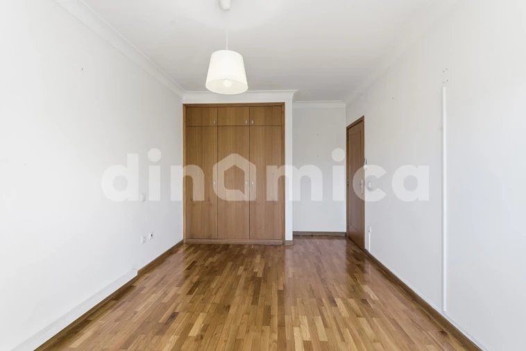 Apartamento T3 para Venda em Vila Nova de Famalicão e Calendário Foto 22