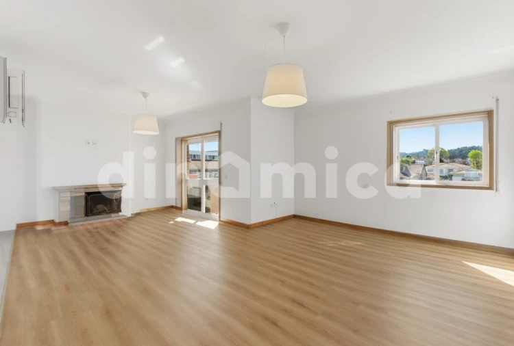 Apartamento T3 para Venda em Vila Nova de Famalicão e Calendário