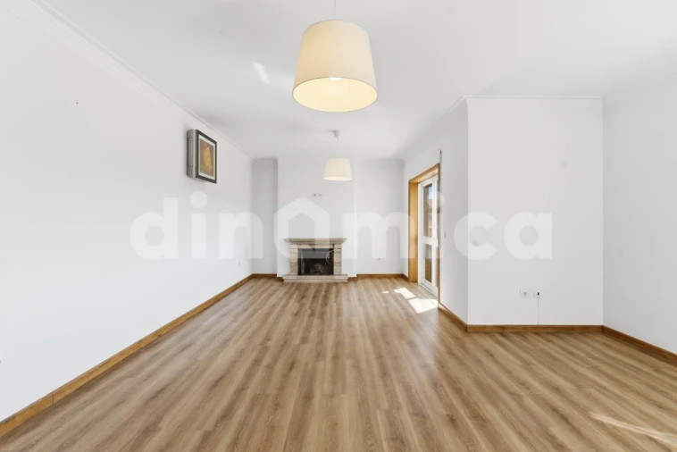 Apartamento T3 para Venda em Vila Nova de Famalicão e Calendário Foto 2