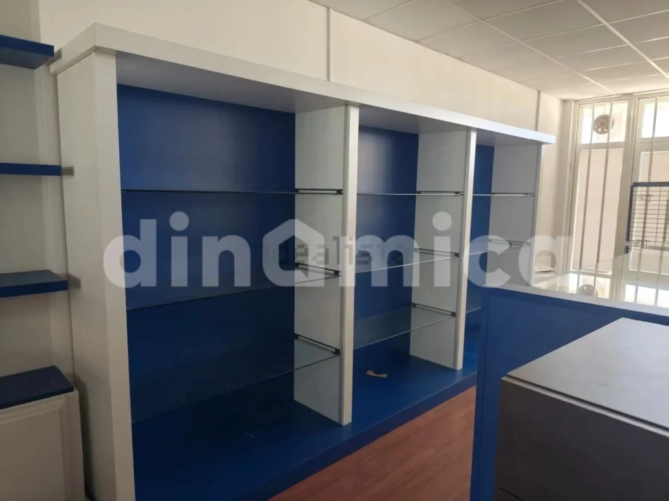 Loja para Arrendamento em Joane Foto 4