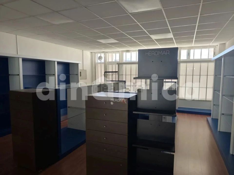 Loja para Arrendamento em Joane Foto 6