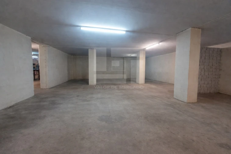 Armazém para Venda em Algés, Linda-A-Velha e Cruz Quebrada-Dafundo Foto 1