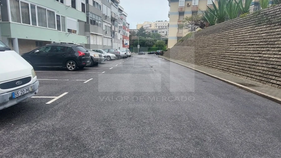 Armazém para Venda em Algés, Linda-A-Velha e Cruz Quebrada-Dafundo