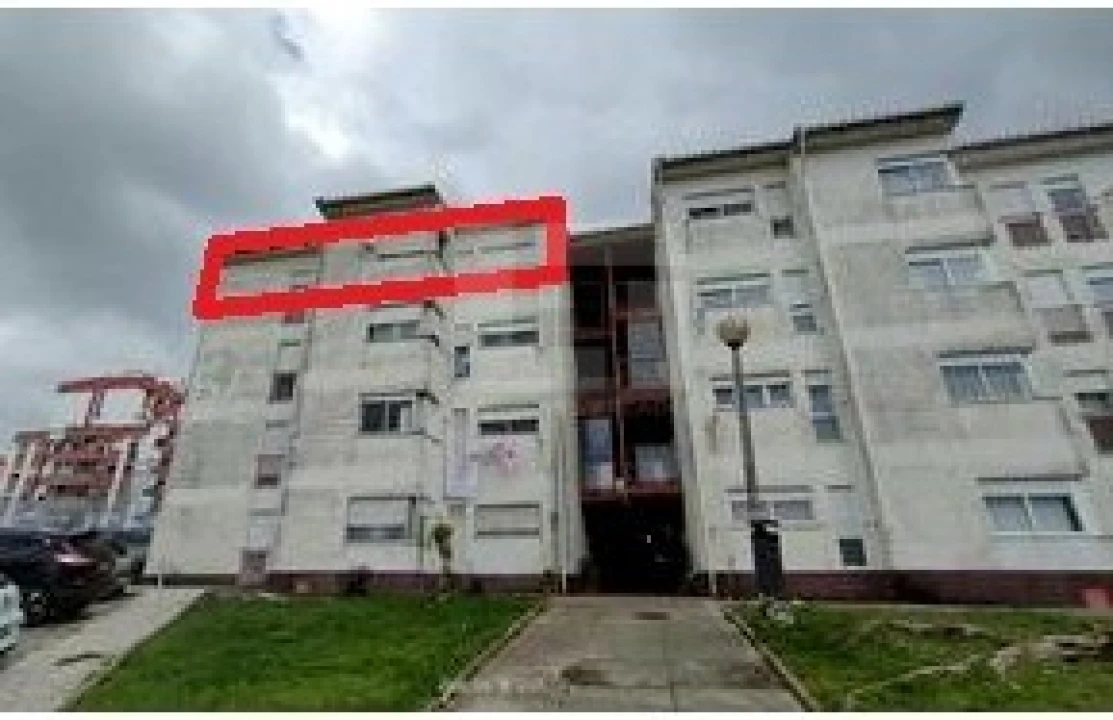 Apartamento T2 para Venda em Queluz e Belas Foto 1