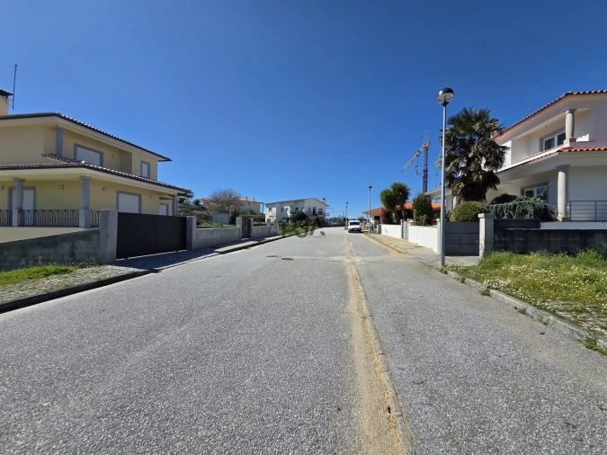 Moradia T3 para Venda em Insua Foto 12