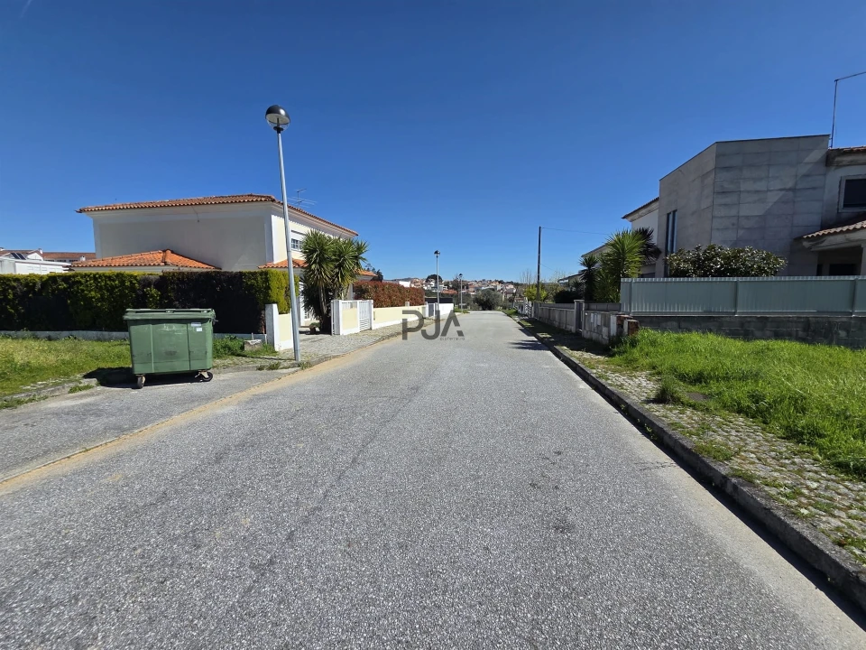 Moradia T3 para Venda em Insua Foto 13