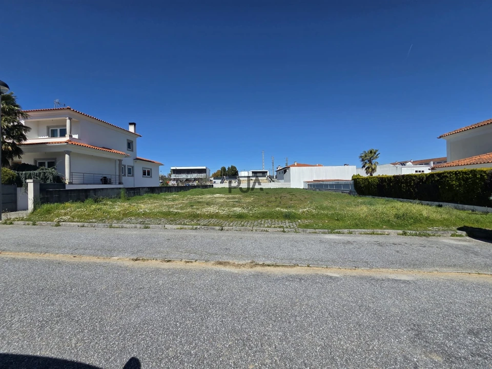 Moradia T3 para Venda em Insua Foto 11