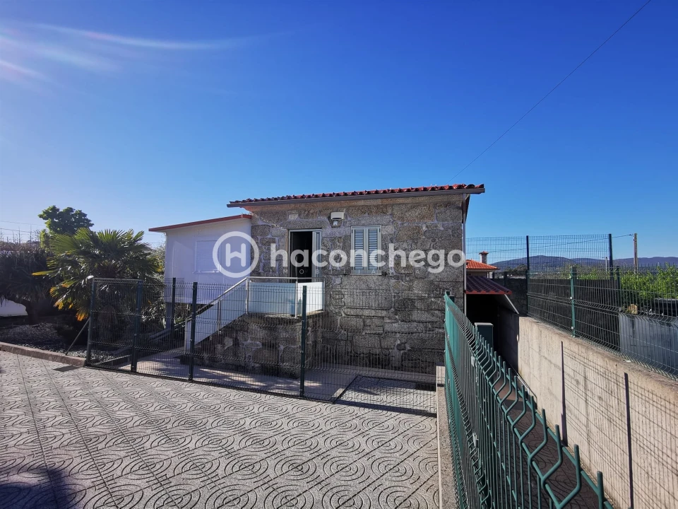 Moradia T2 para Arrendamento em Vila Seca Foto 1