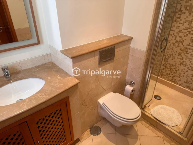 Apartamento T2 para Venda em Quarteira Foto 14